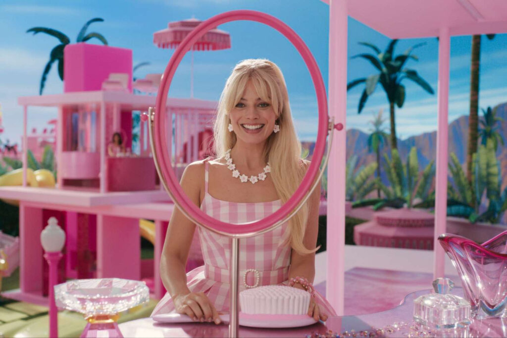 "Barbie": humor, crítica y sentimiento en un filme que trasciende el universo de la muñeca