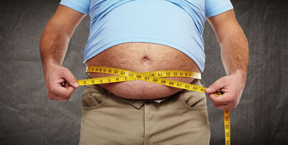 Obesidad y alcohol impulsan aumento de las tasas de cáncer de intestino en adultos